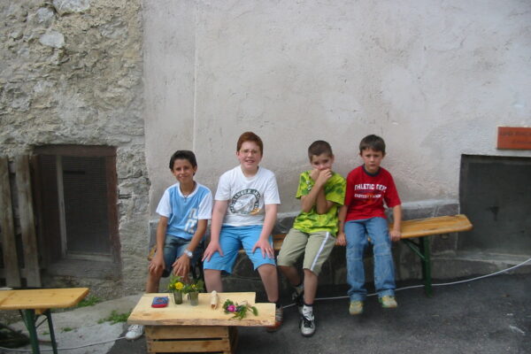 116-1643_IMG